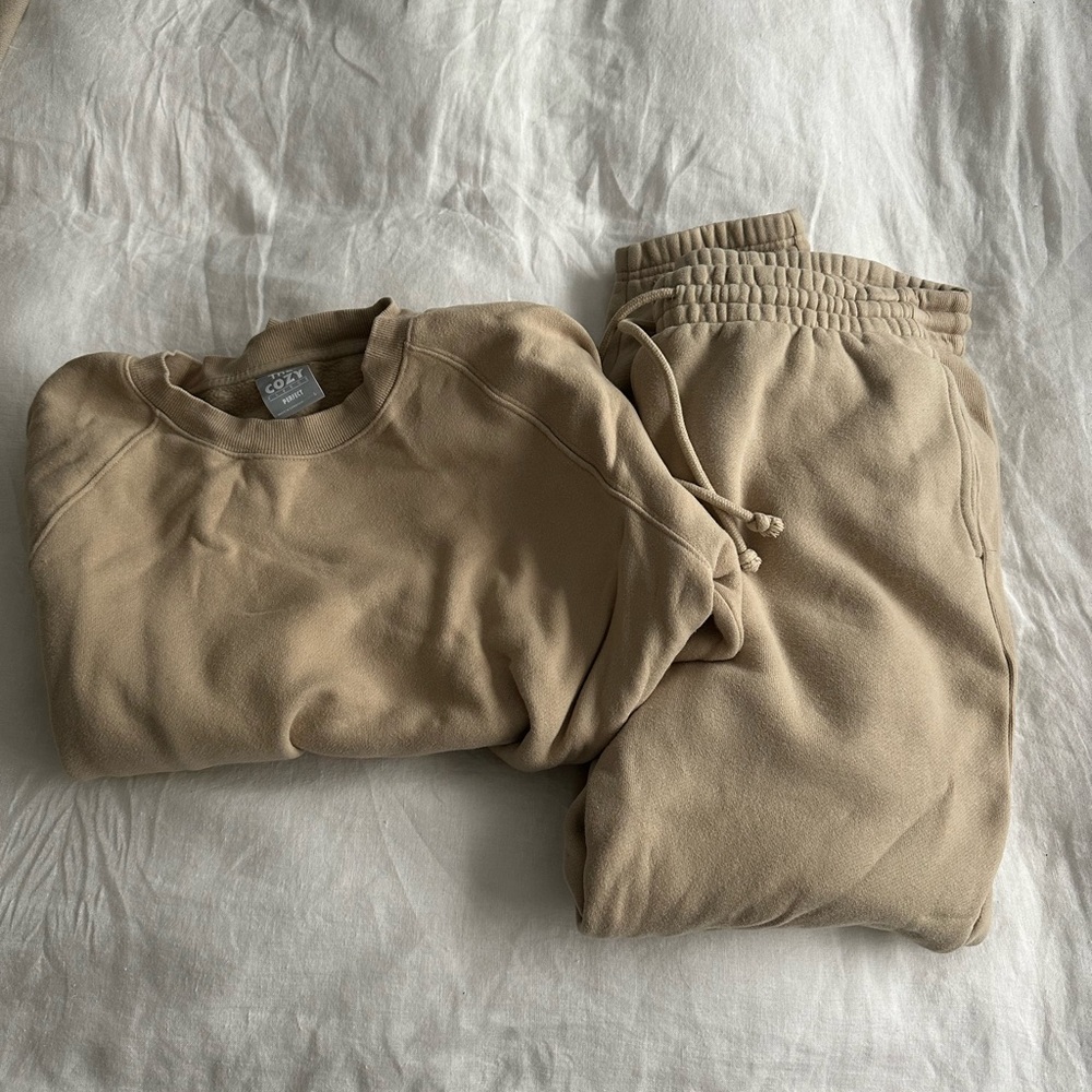 Aritzia Sweat Suit